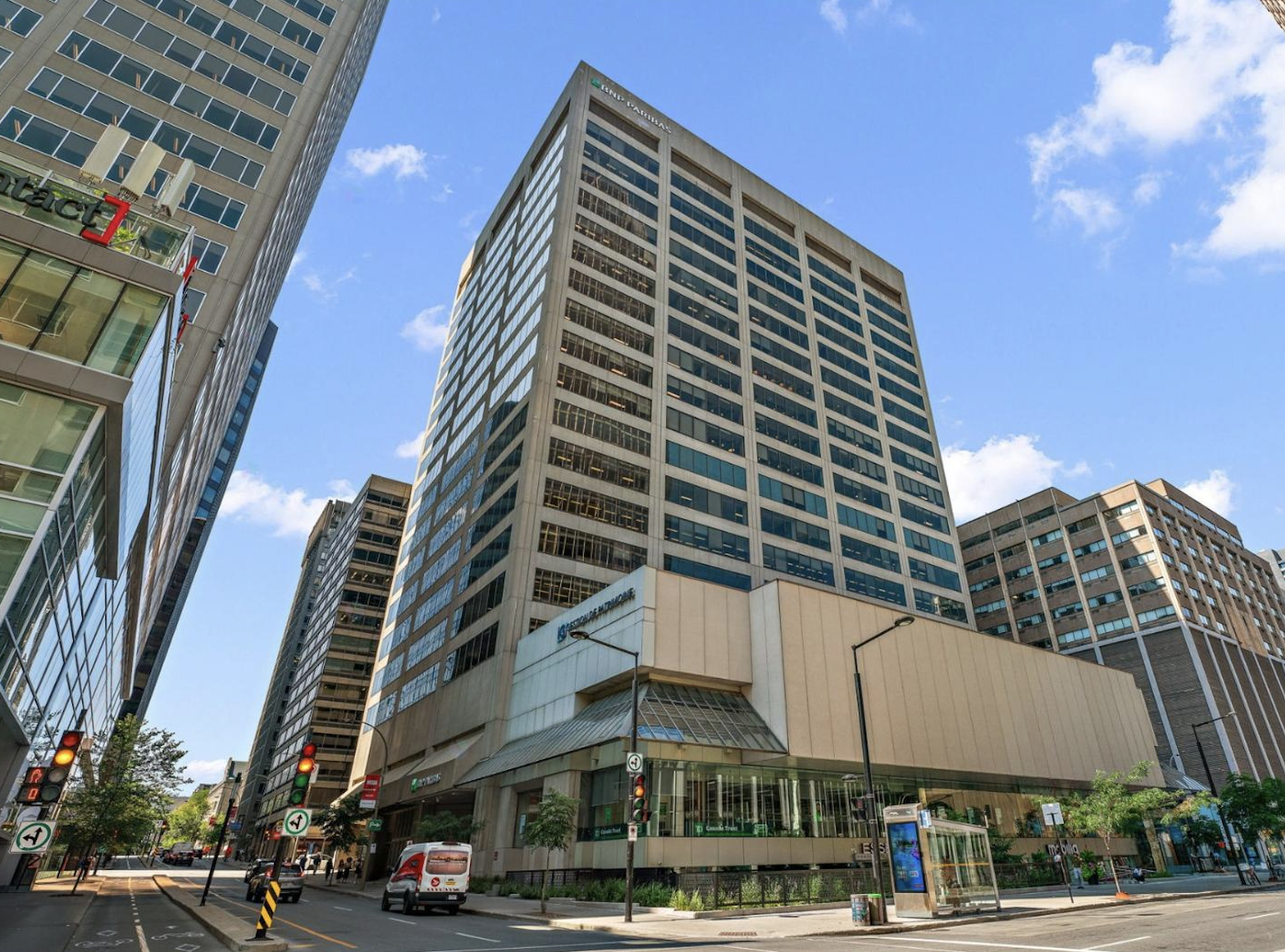 2001 boulevard Robert-Bourassa, Montréal